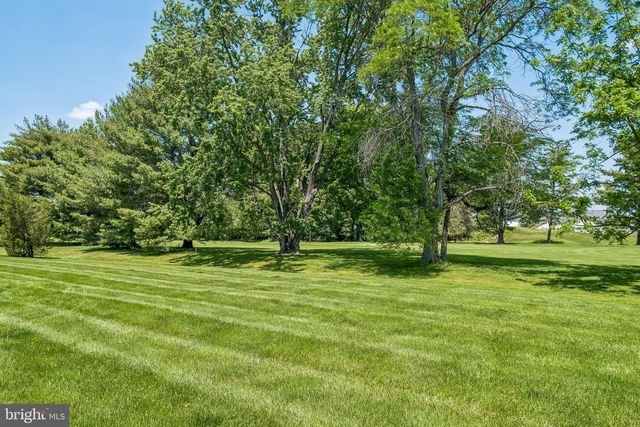 11 WORDSWORTH DR, Ivyland, PA 18974