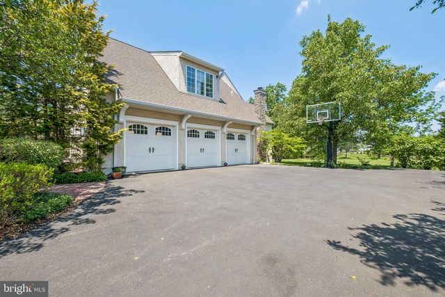 11 WORDSWORTH DR, Ivyland, PA 18974