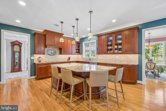 11 WORDSWORTH DR, Ivyland, PA 18974