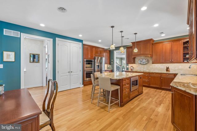 11 WORDSWORTH DR, Ivyland, PA 18974