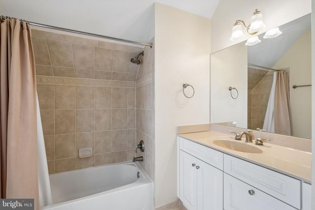 11 WORDSWORTH DR, Ivyland, PA 18974