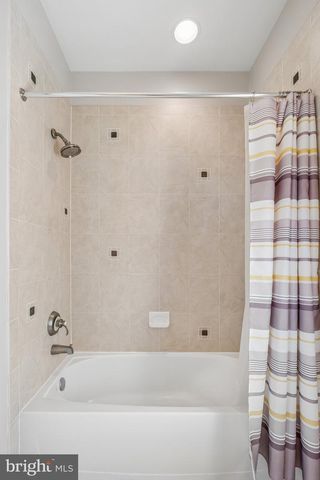 11 WORDSWORTH DR, Ivyland, PA 18974