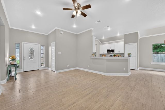 134 Towering Oaks, Tool, TX 75143