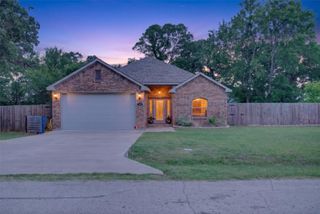 134 Towering Oaks, Tool, TX 75143