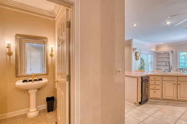 3255 Blue Water Court, Newburgh, IN 47630