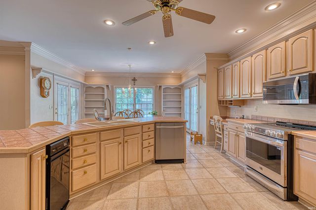 3255 Blue Water Court, Newburgh, IN 47630