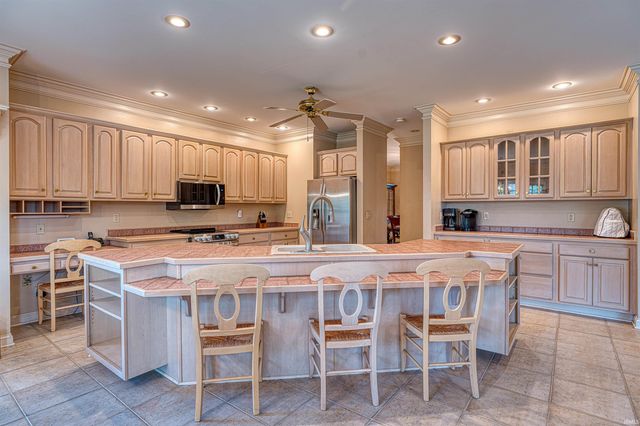 3255 Blue Water Court, Newburgh, IN 47630