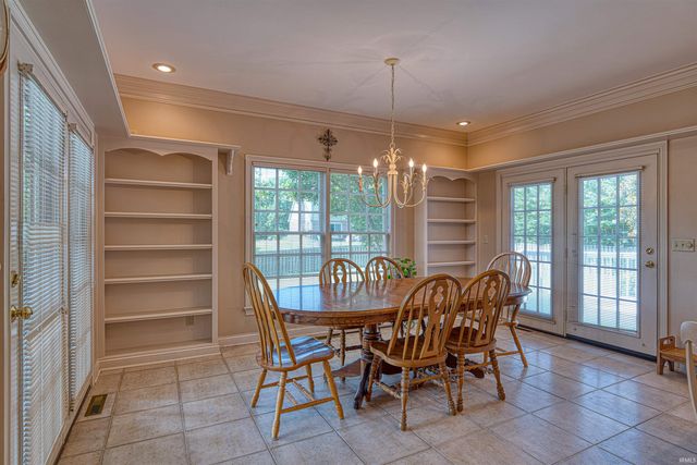 3255 Blue Water Court, Newburgh, IN 47630