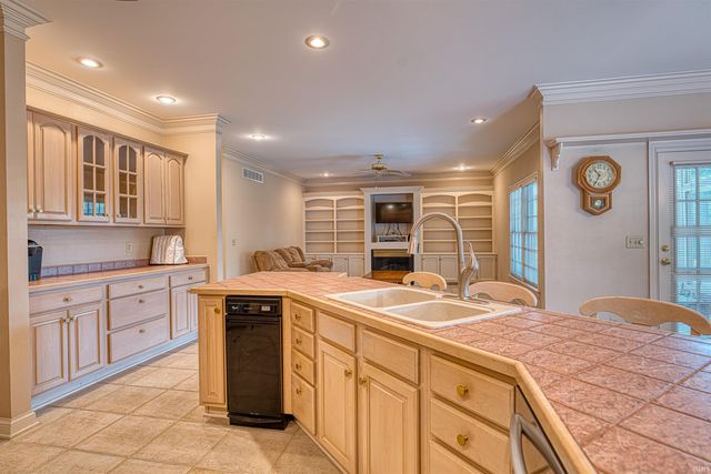 3255 Blue Water Court, Newburgh, IN 47630