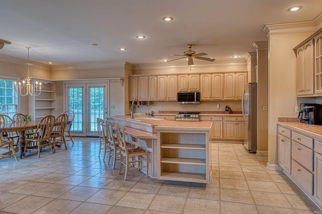 3255 Blue Water Court, Newburgh, IN 47630