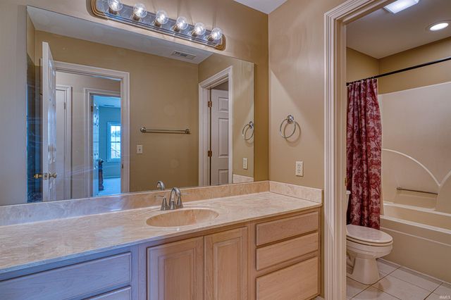 3255 Blue Water Court, Newburgh, IN 47630