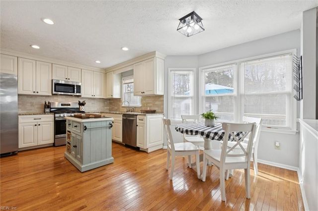 508 Bridge Wood DR, Yorktown, VA 23693