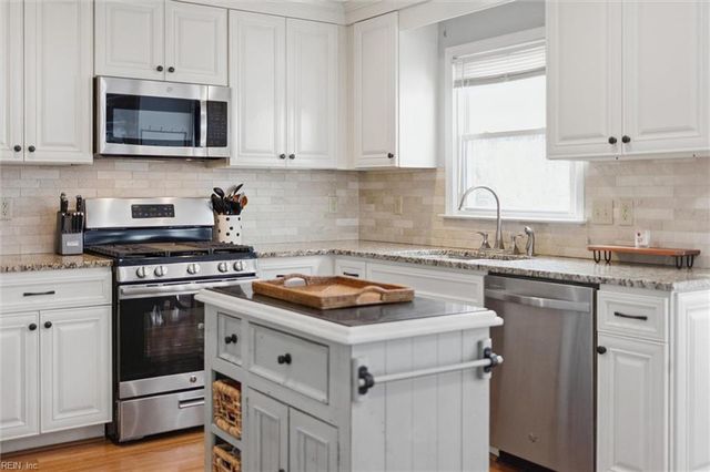 508 Bridge Wood DR, Yorktown, VA 23693