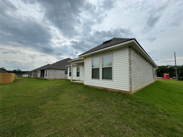 607 Cabernet, Haughton, LA 71037