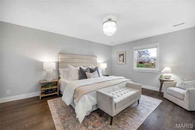 78 Meadowbrook Country Club Estate, Ballwin, MO 63011