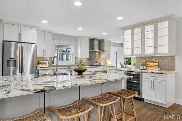 78 Meadowbrook Country Club Estate, Ballwin, MO 63011