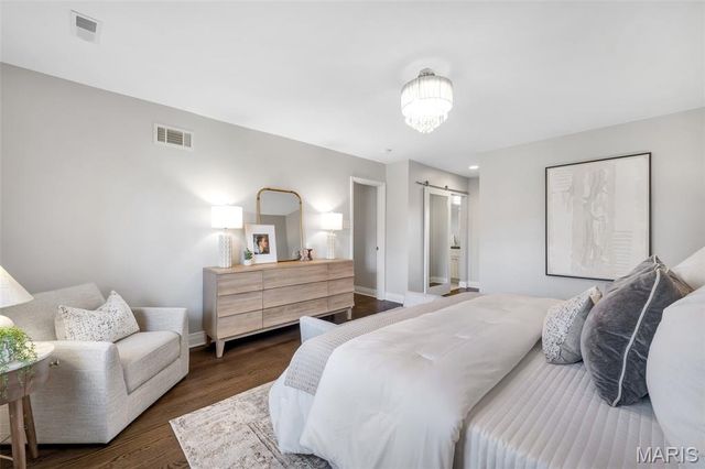 78 Meadowbrook Country Club Estate, Ballwin, MO 63011