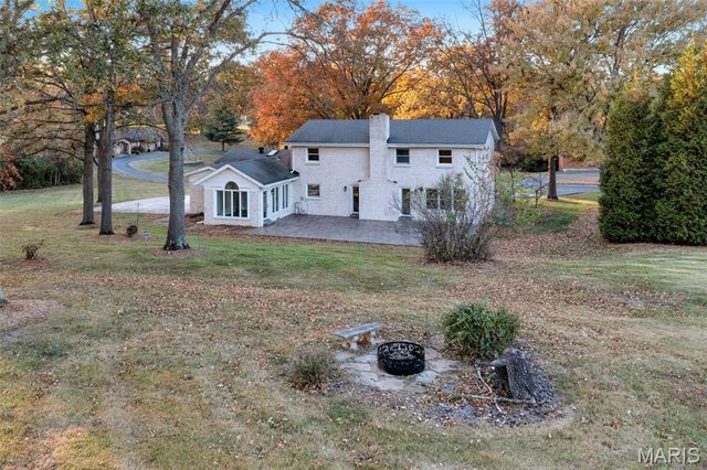 78 Meadowbrook Country Club Estate, Ballwin, MO 63011