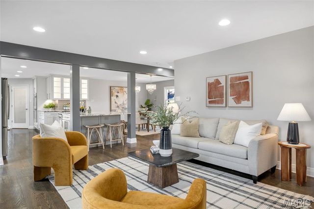 78 Meadowbrook Country Club Estate, Ballwin, MO 63011