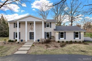 78 Meadowbrook Country Club Estate, Ballwin, MO 63011