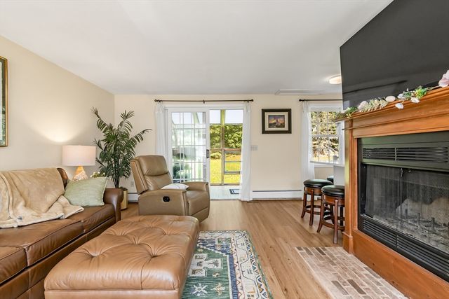 11 Stonebridge Dr 11, Plaistow, NH 03865