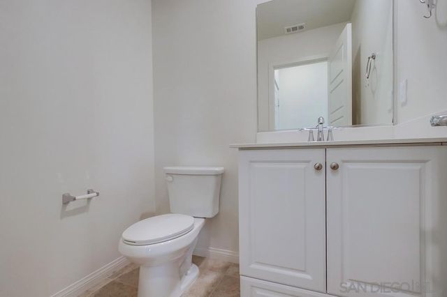 6012 Village Center Loop Rd 38, San Diego, CA 92130