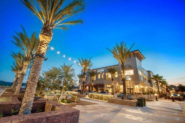 6012 Village Center Loop Rd 38, San Diego, CA 92130