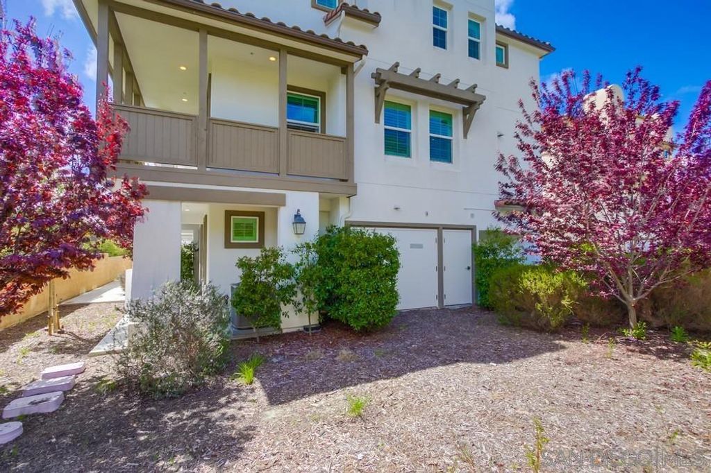 Image 27 of property listing at 6012 Village Center Loop Rd 38, San Diego, CA 92130