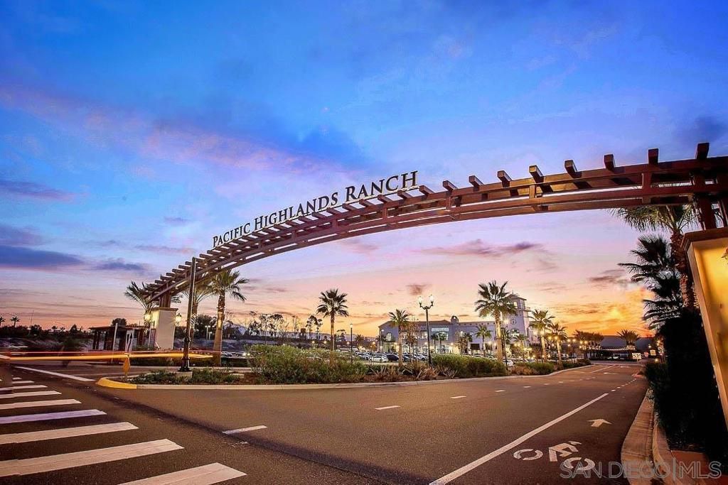 Image 30 of property listing at 6012 Village Center Loop Rd 38, San Diego, CA 92130