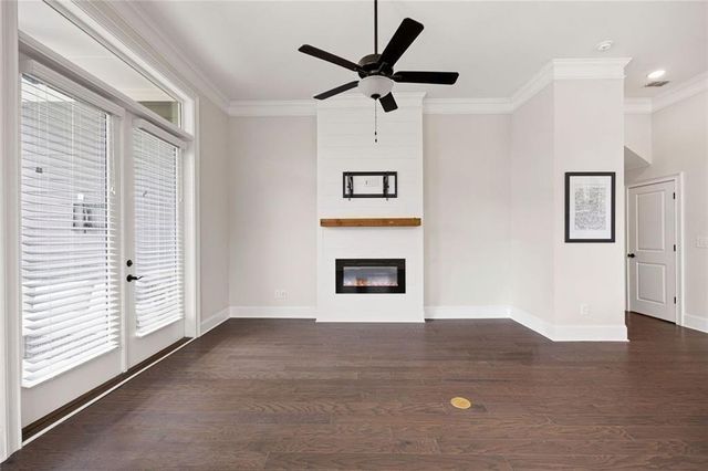 109 Village Green Avenue, Woodstock, GA 30189