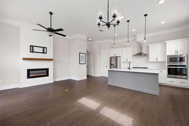 109 Village Green Avenue, Woodstock, GA 30189