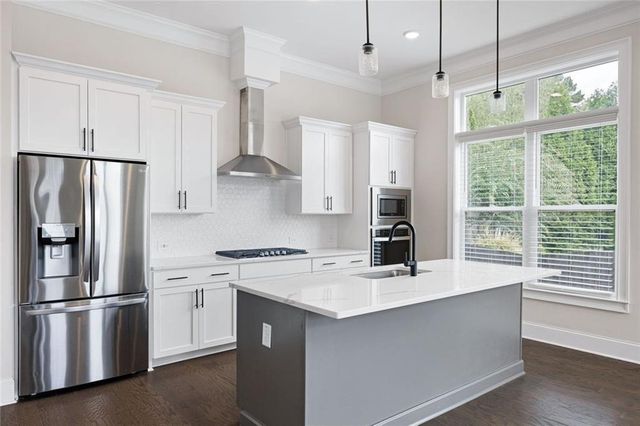 109 Village Green Avenue, Woodstock, GA 30189