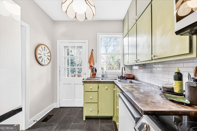 2485 Carlton Way, Macon, GA 31204