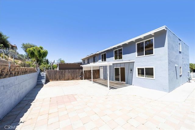 835 Raintree Place, Vista, CA 92084