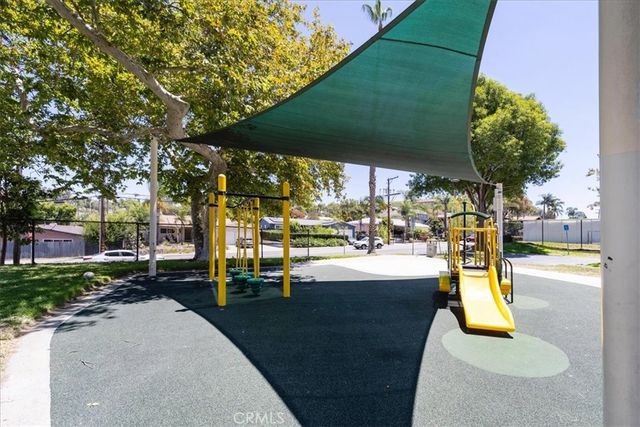 835 Raintree Place, Vista, CA 92084