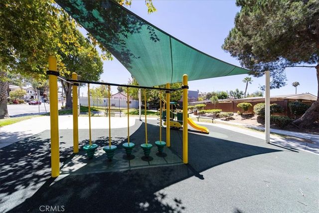 835 Raintree Place, Vista, CA 92084