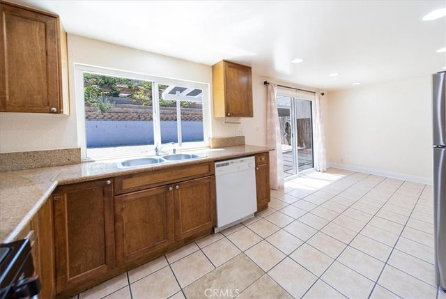 835 Raintree Place, Vista, CA 92084