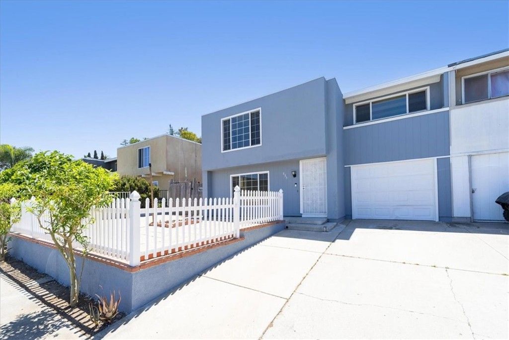 835 Raintree Place, Vista, CA 92084