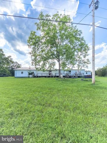 11101 WINCHESTER GRADE RD, Berkeley Springs, WV 25411