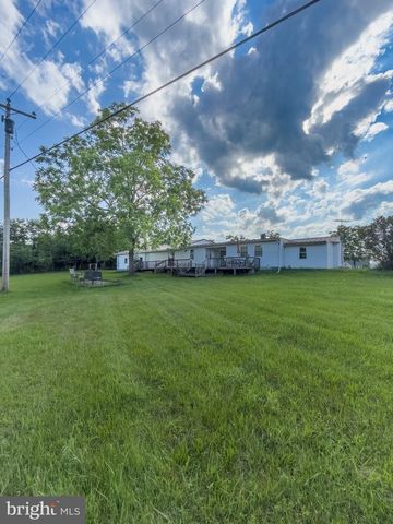 11101 WINCHESTER GRADE RD, Berkeley Springs, WV 25411