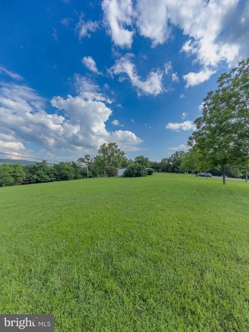 11101 WINCHESTER GRADE RD, Berkeley Springs, WV 25411