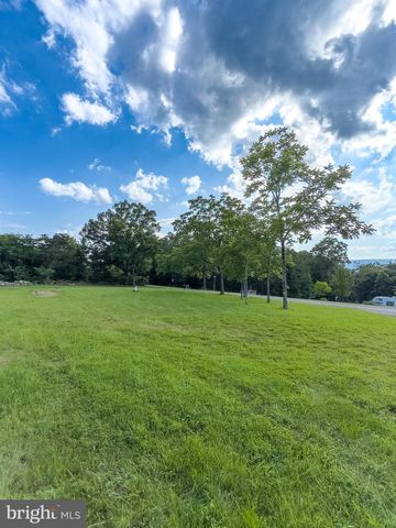 11101 WINCHESTER GRADE RD, Berkeley Springs, WV 25411