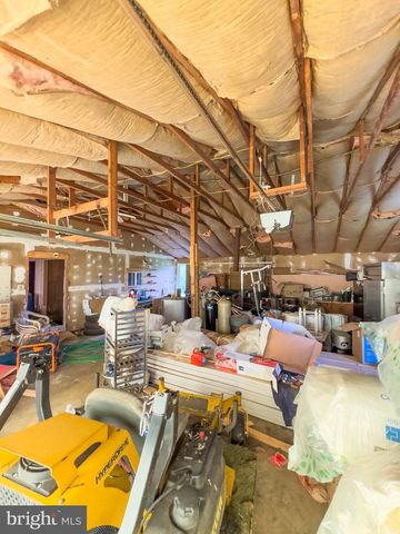 11101 WINCHESTER GRADE RD, Berkeley Springs, WV 25411