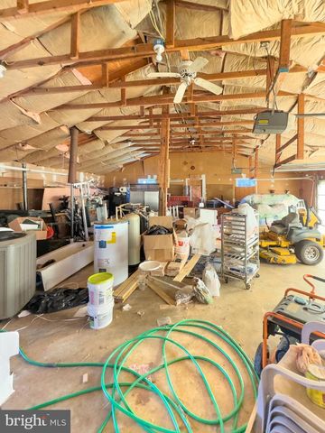 11101 WINCHESTER GRADE RD, Berkeley Springs, WV 25411