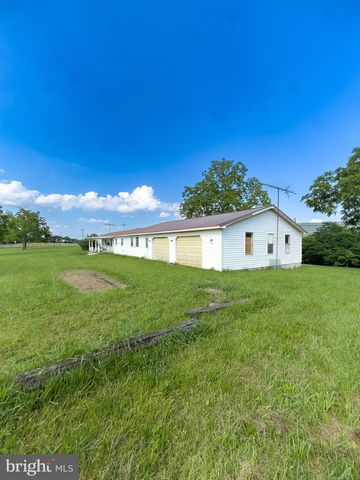 11101 WINCHESTER GRADE RD, Berkeley Springs, WV 25411