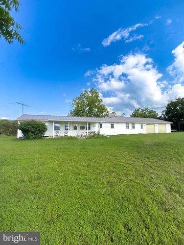 11101 WINCHESTER GRADE RD, Berkeley Springs, WV 25411