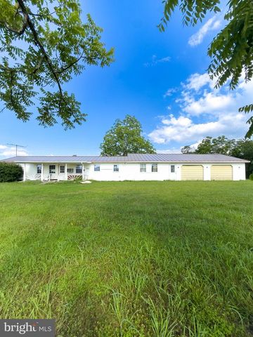 11101 WINCHESTER GRADE RD, Berkeley Springs, WV 25411