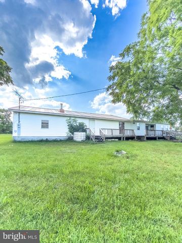 11101 WINCHESTER GRADE RD, Berkeley Springs, WV 25411