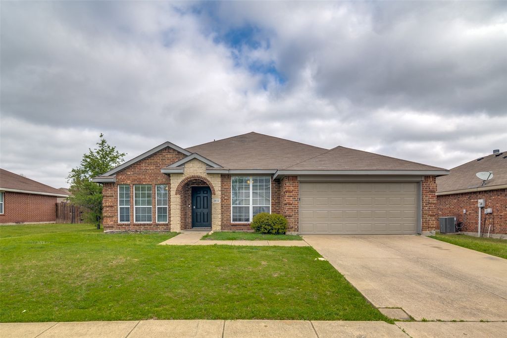 2612 Redwood Street, Royse City, TX 75189