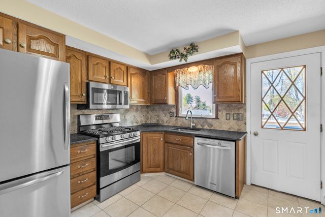 35 Puritan Lane, Newington, CT 06111